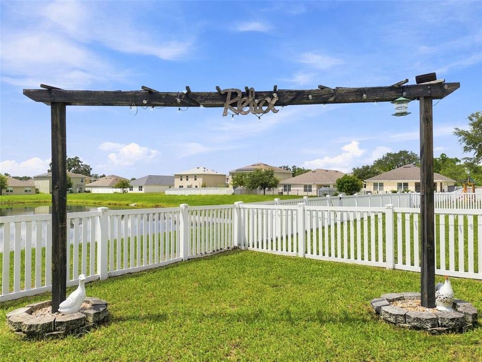 For Sale: $425,000 (5 beds, 3 baths, 2674 Square Feet)