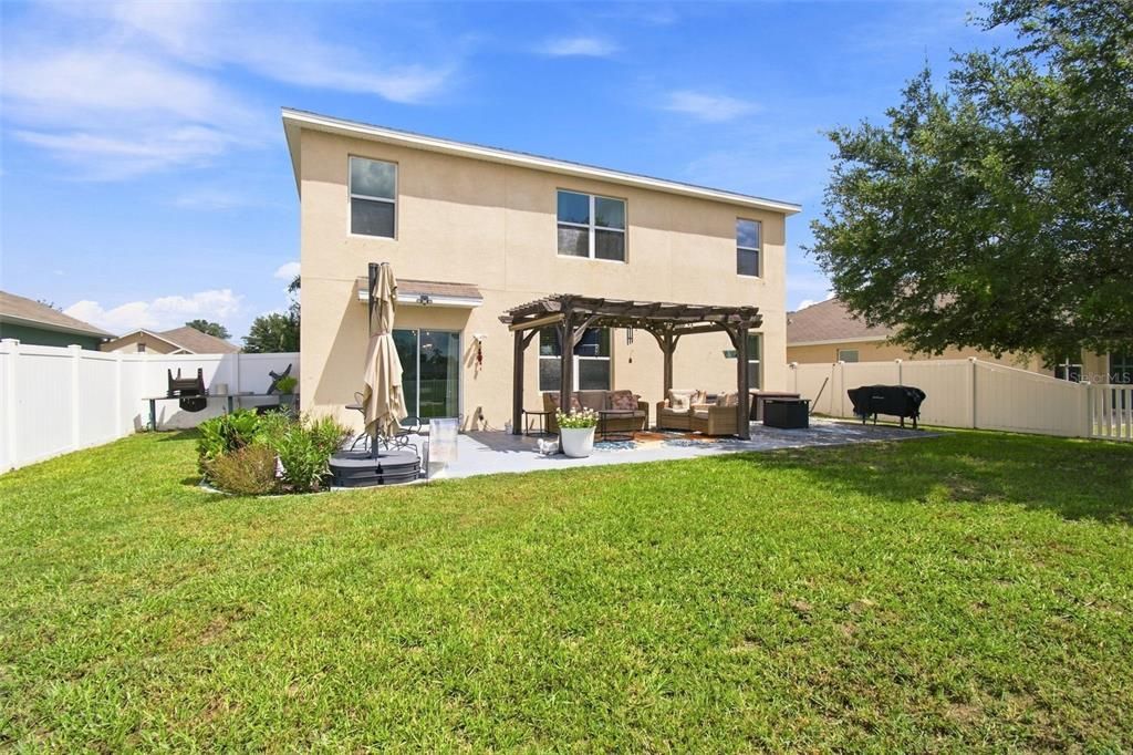 For Sale: $425,000 (5 beds, 3 baths, 2674 Square Feet)