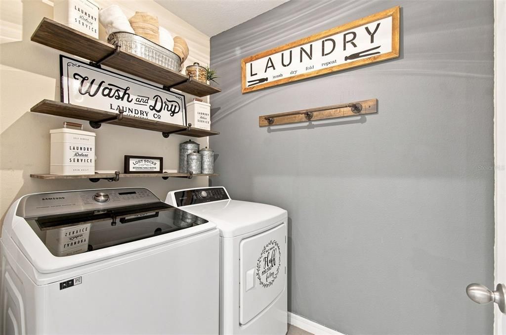For Sale: $425,000 (5 beds, 3 baths, 2674 Square Feet)