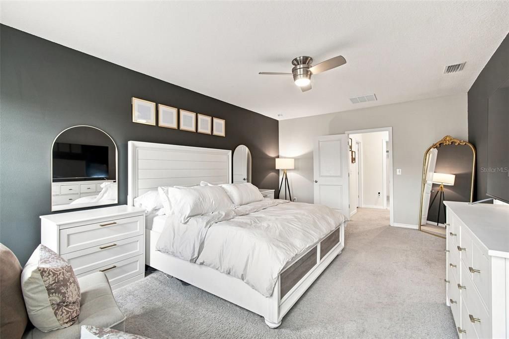 For Sale: $425,000 (5 beds, 3 baths, 2674 Square Feet)