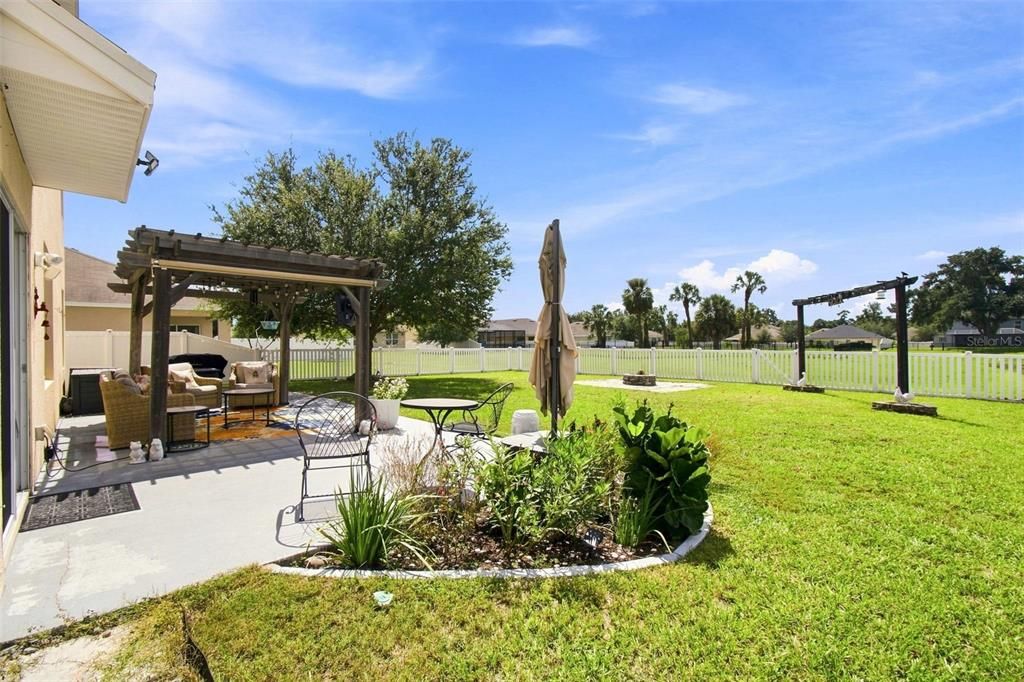 For Sale: $425,000 (5 beds, 3 baths, 2674 Square Feet)