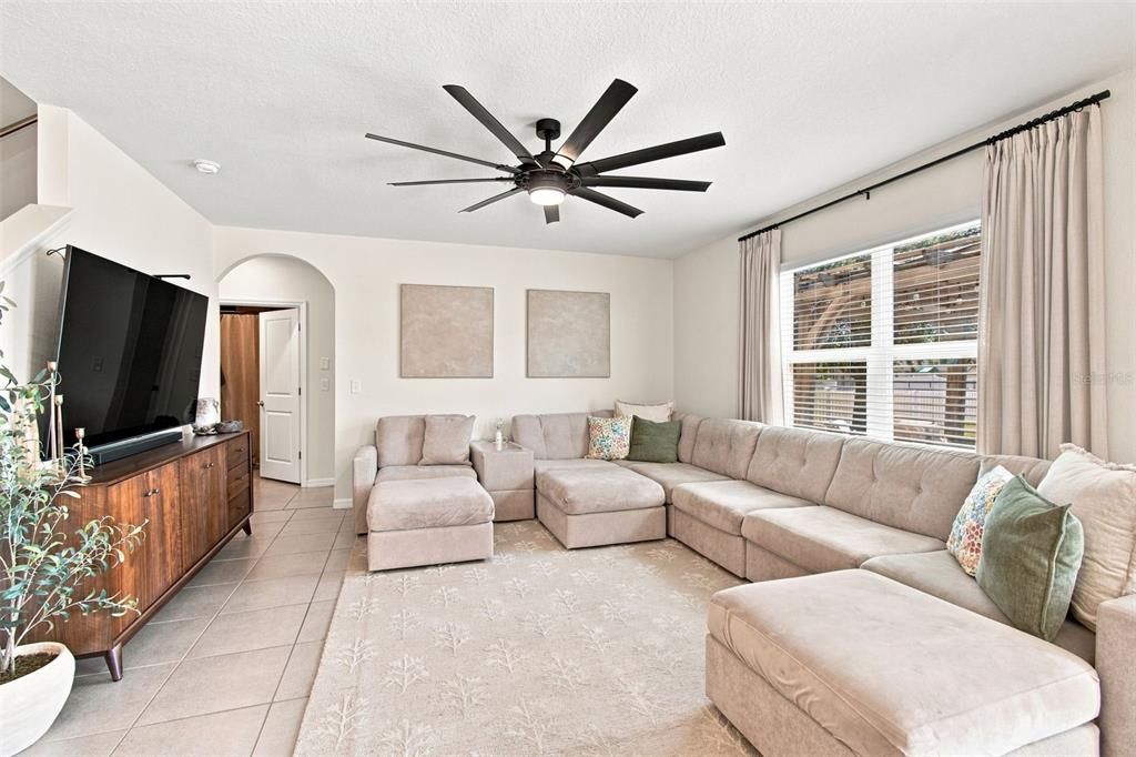 For Sale: $425,000 (5 beds, 3 baths, 2674 Square Feet)