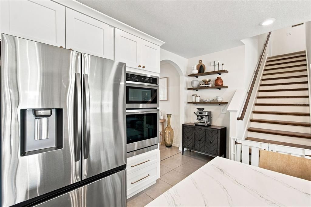 For Sale: $425,000 (5 beds, 3 baths, 2674 Square Feet)