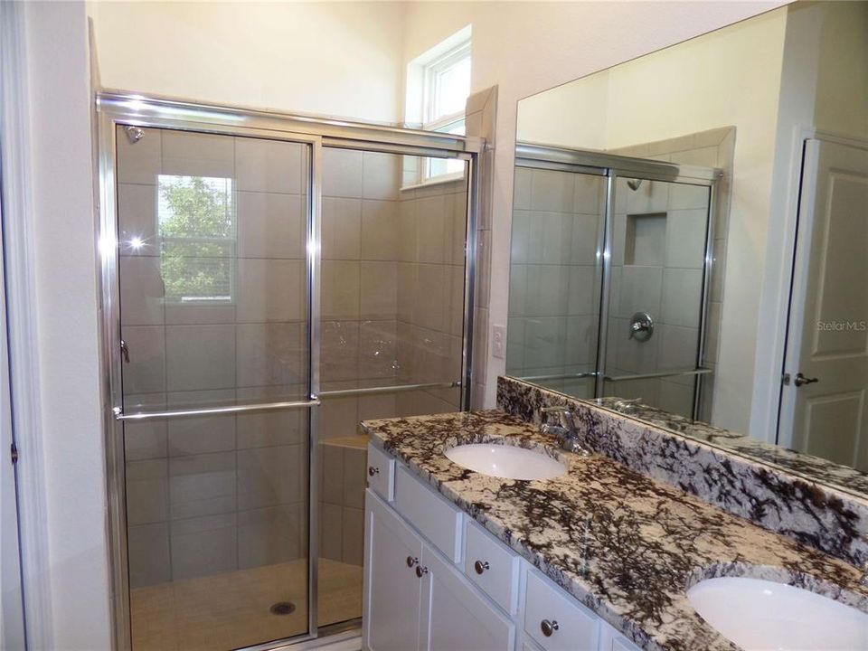 For Rent: $1,747 (3 beds, 2 baths, 1395 Square Feet)