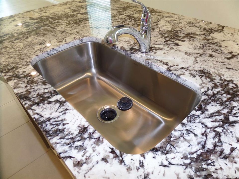 For Rent: $1,747 (3 beds, 2 baths, 1395 Square Feet)