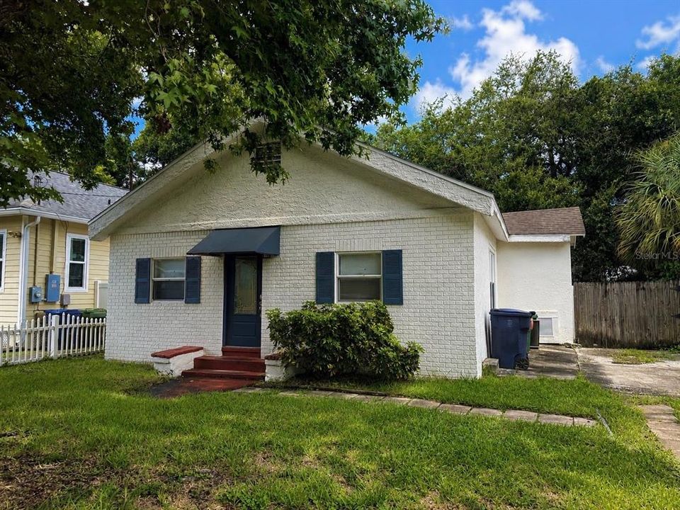 For Rent: $2,300 (2 beds, 2 baths, 1420 Square Feet)