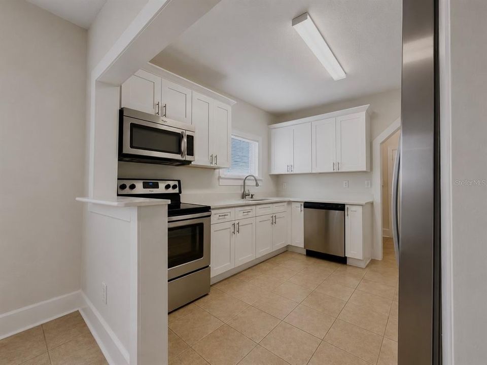For Rent: $2,300 (2 beds, 2 baths, 1420 Square Feet)