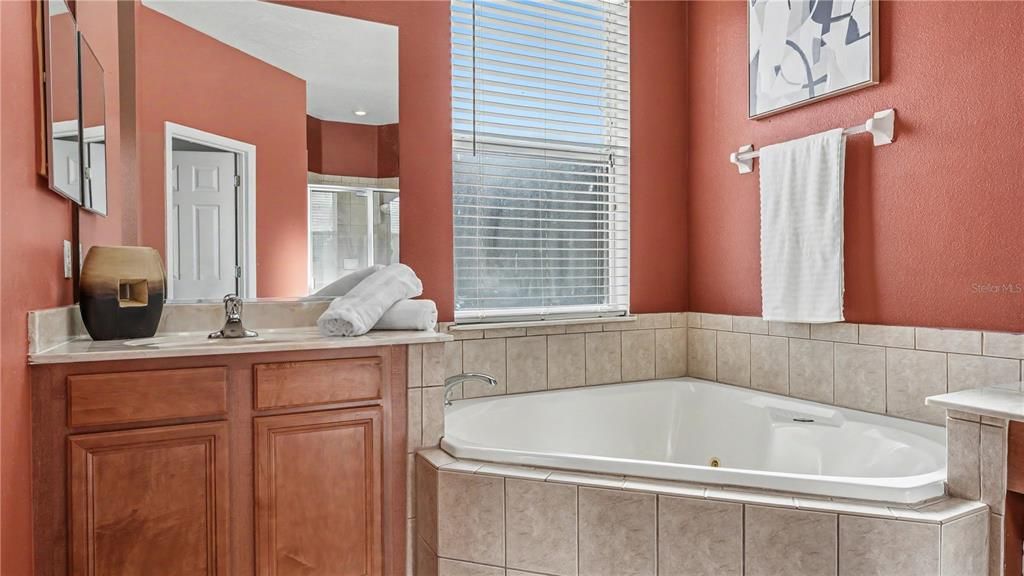 For Sale: $449,000 (5 beds, 4 baths, 3732 Square Feet)