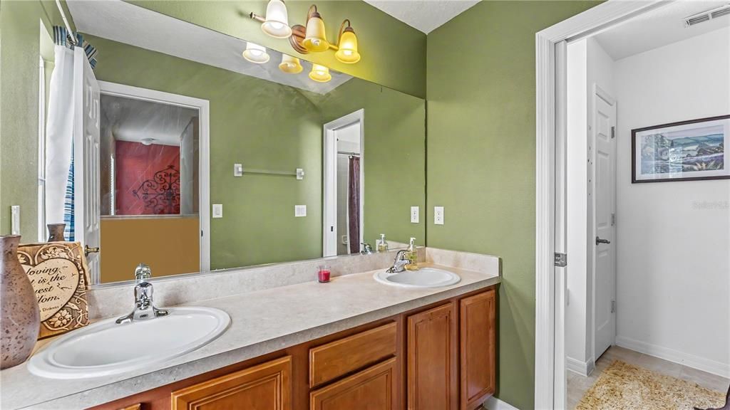 For Sale: $449,000 (5 beds, 4 baths, 3732 Square Feet)