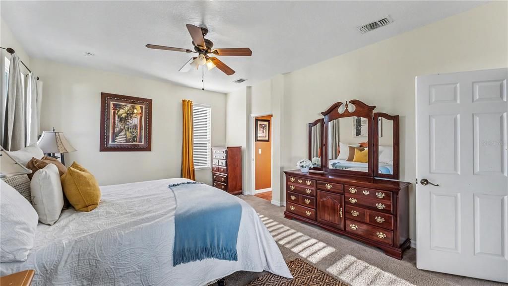 For Sale: $449,000 (5 beds, 4 baths, 3732 Square Feet)