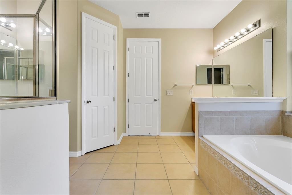 For Rent: $2,895 (4 beds, 3 baths, 2787 Square Feet)