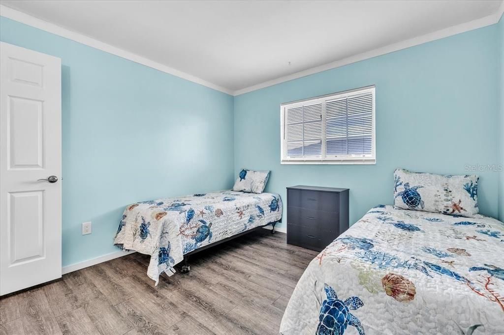 For Sale: $139,900 (2 beds, 2 baths, 897 Square Feet)