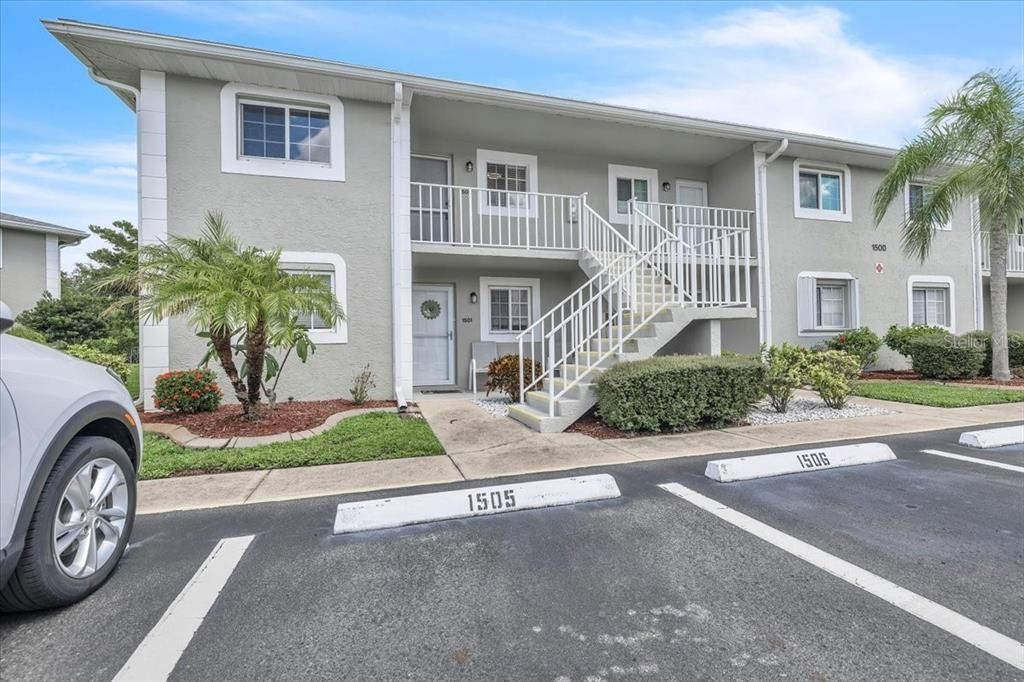 For Sale: $139,900 (2 beds, 2 baths, 897 Square Feet)