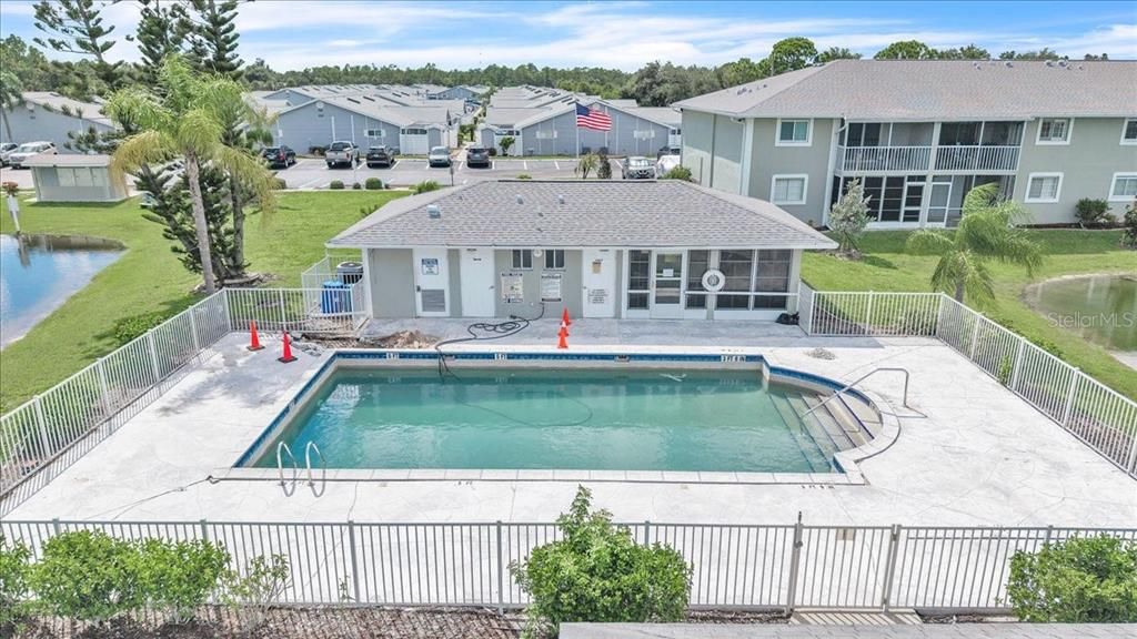 For Sale: $139,900 (2 beds, 2 baths, 897 Square Feet)