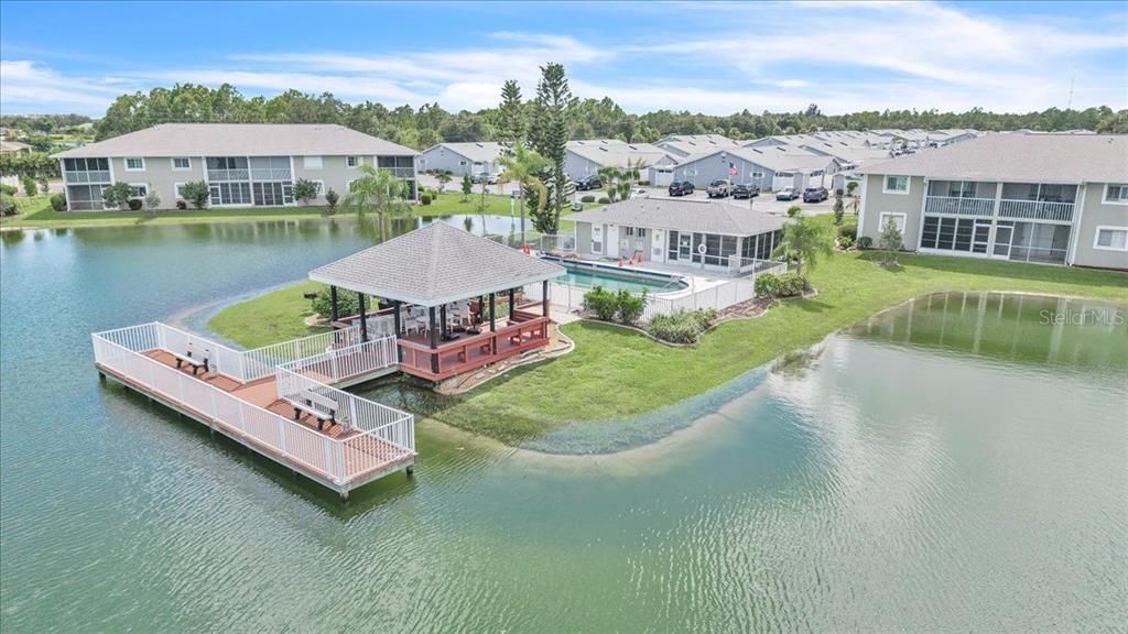 For Sale: $139,900 (2 beds, 2 baths, 897 Square Feet)