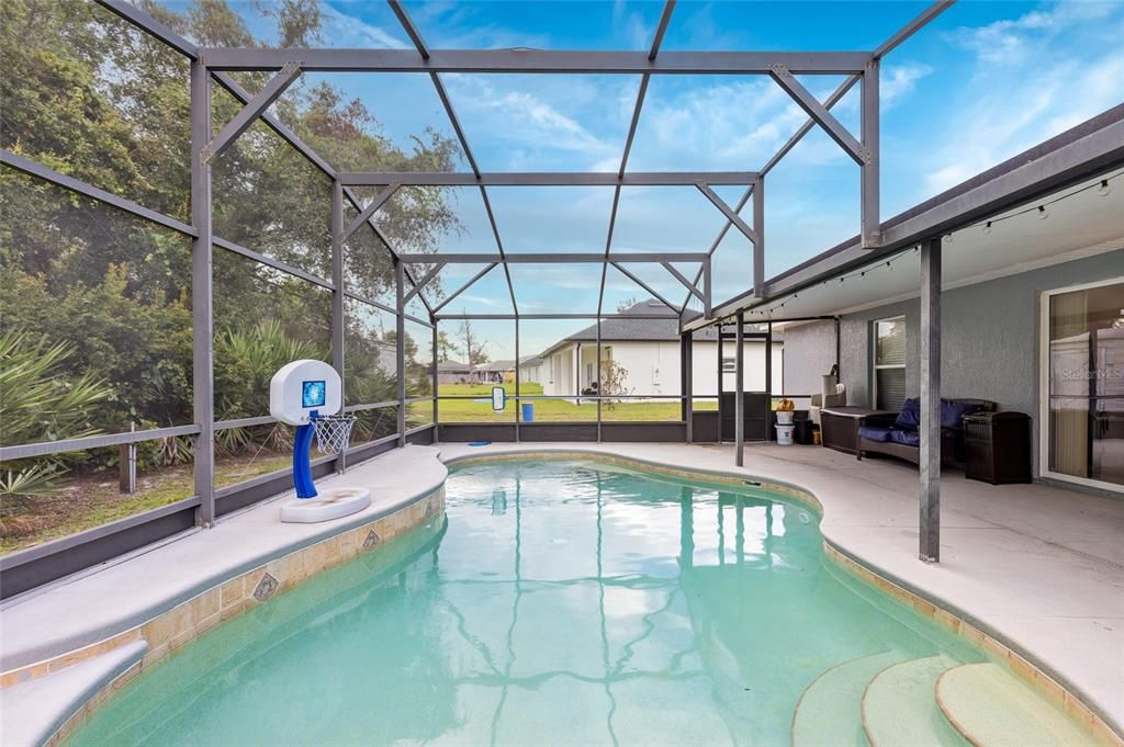 For Sale: $349,900 (3 beds, 2 baths, 1207 Square Feet)