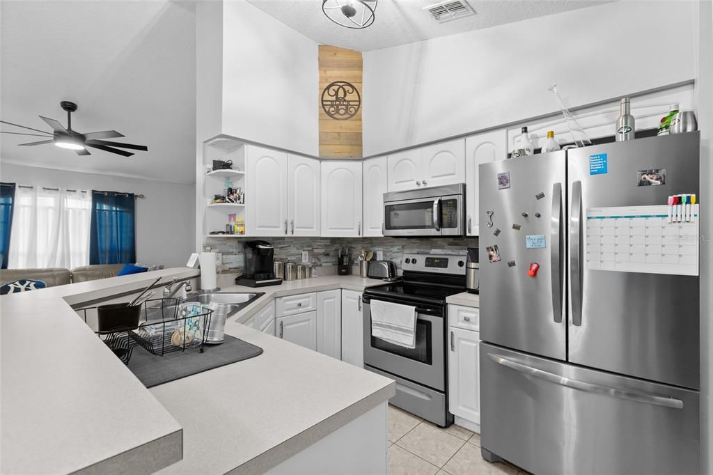 For Sale: $349,900 (3 beds, 2 baths, 1207 Square Feet)