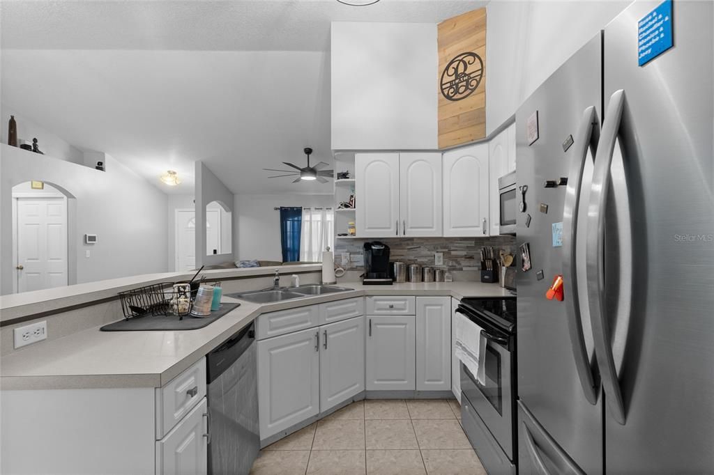 For Sale: $349,900 (3 beds, 2 baths, 1207 Square Feet)