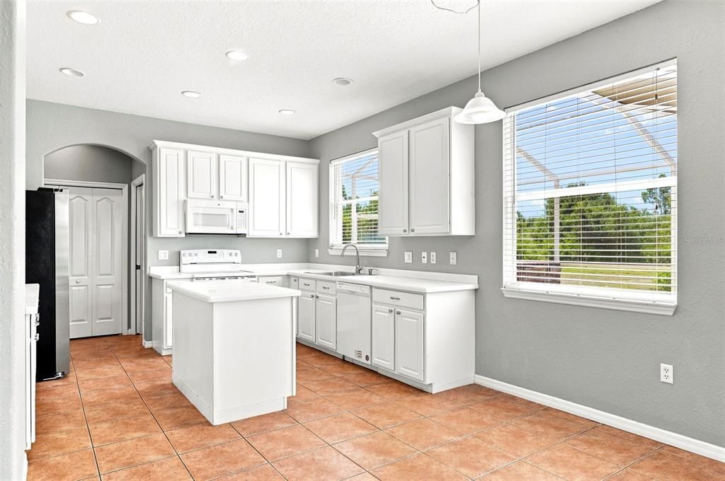 For Sale: $369,900 (3 beds, 2 baths, 2400 Square Feet)