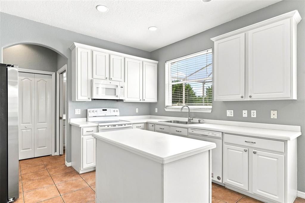 For Sale: $369,900 (3 beds, 2 baths, 2400 Square Feet)