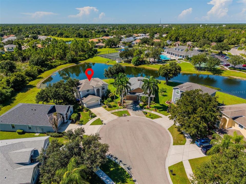 For Sale: $369,900 (3 beds, 2 baths, 2400 Square Feet)