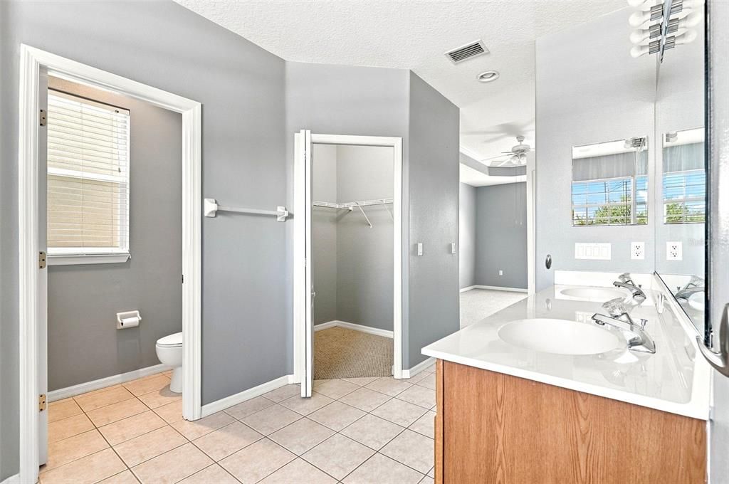 For Sale: $369,900 (3 beds, 2 baths, 2400 Square Feet)