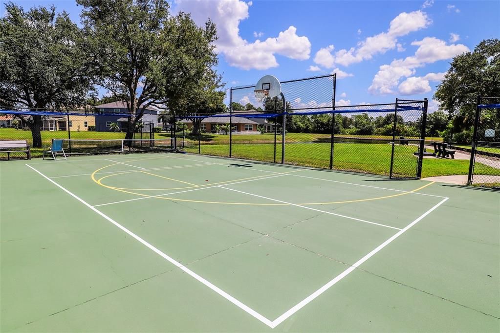 For Sale: $369,900 (3 beds, 2 baths, 2400 Square Feet)