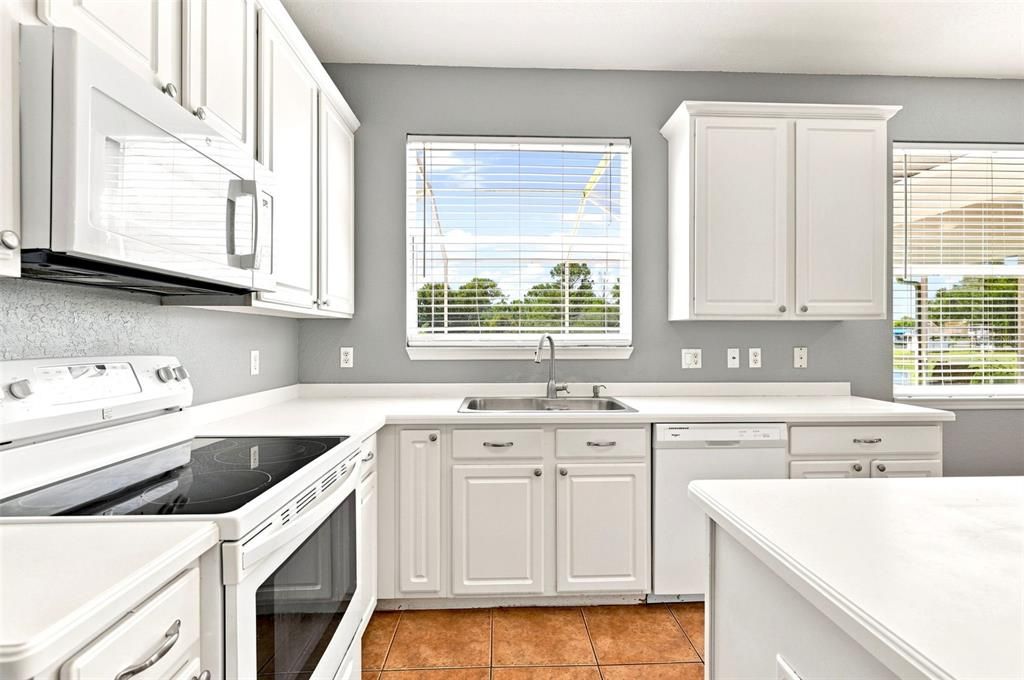 For Sale: $369,900 (3 beds, 2 baths, 2400 Square Feet)
