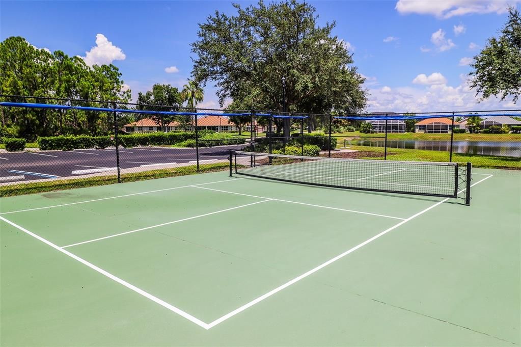 For Sale: $369,900 (3 beds, 2 baths, 2400 Square Feet)