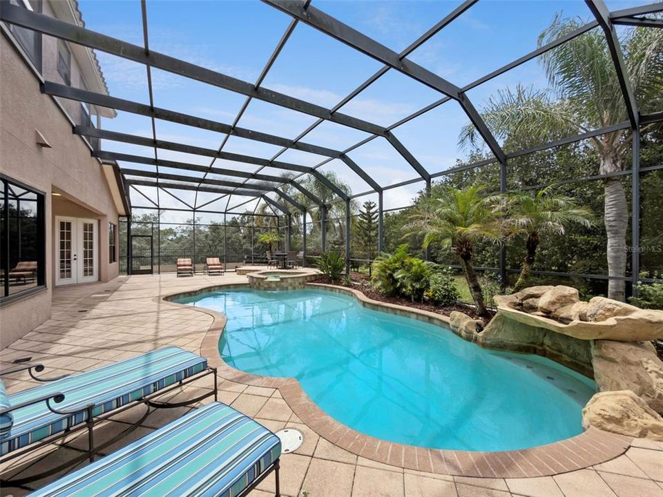 For Sale: $889,000 (6 beds, 5 baths, 5118 Square Feet)
