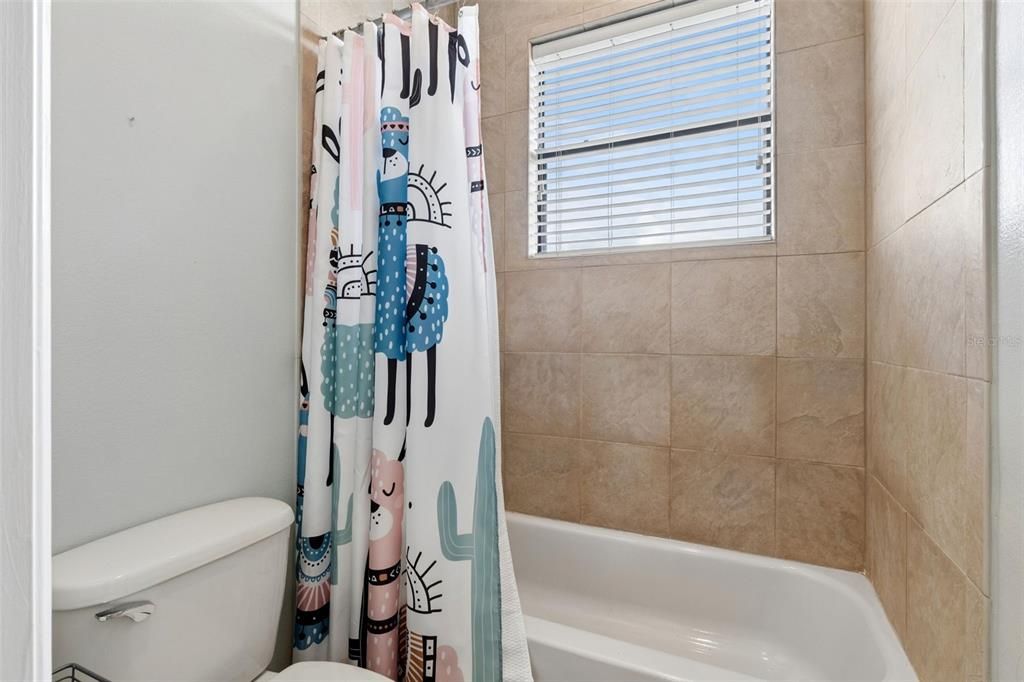 For Sale: $889,000 (6 beds, 5 baths, 5118 Square Feet)