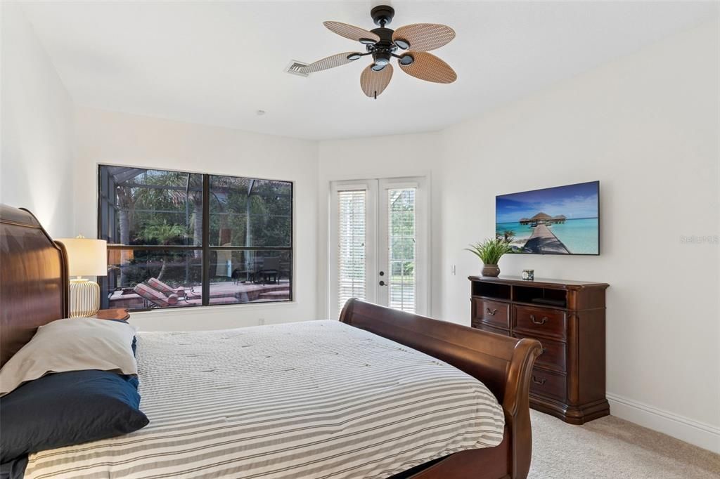 For Sale: $889,000 (6 beds, 5 baths, 5118 Square Feet)
