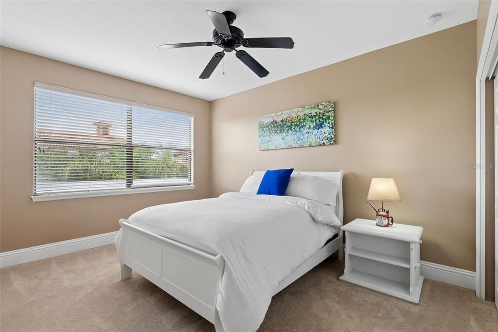 For Sale: $889,000 (6 beds, 5 baths, 5118 Square Feet)
