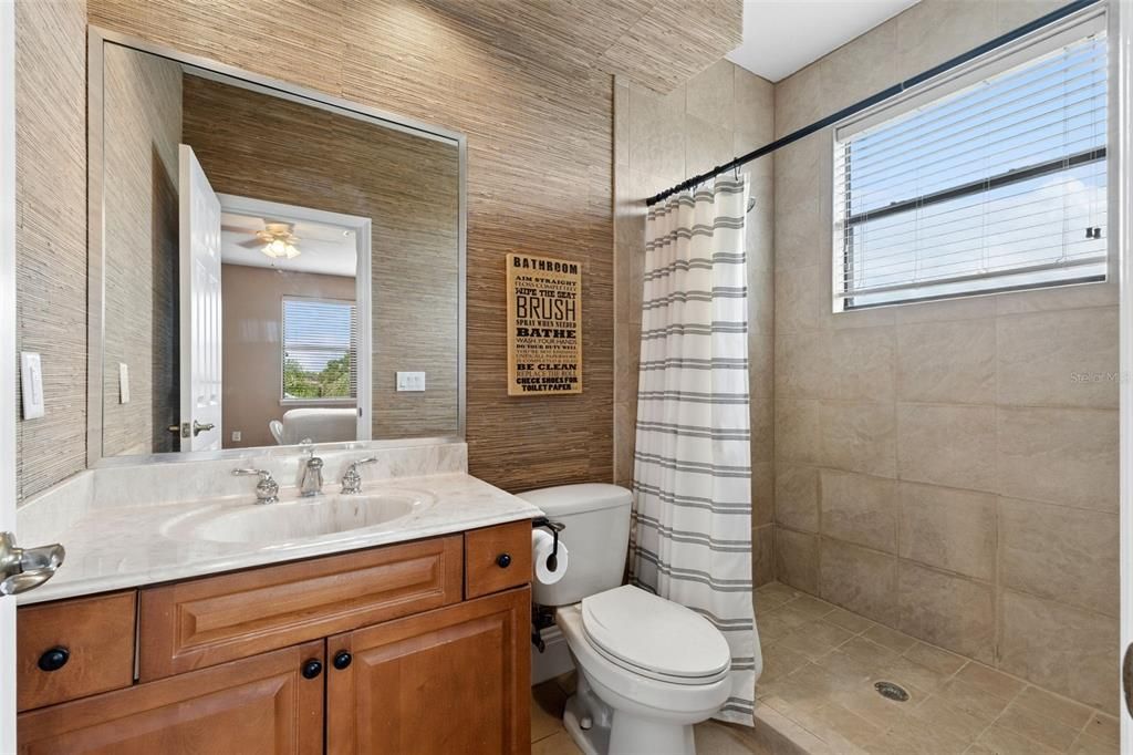 For Sale: $889,000 (6 beds, 5 baths, 5118 Square Feet)