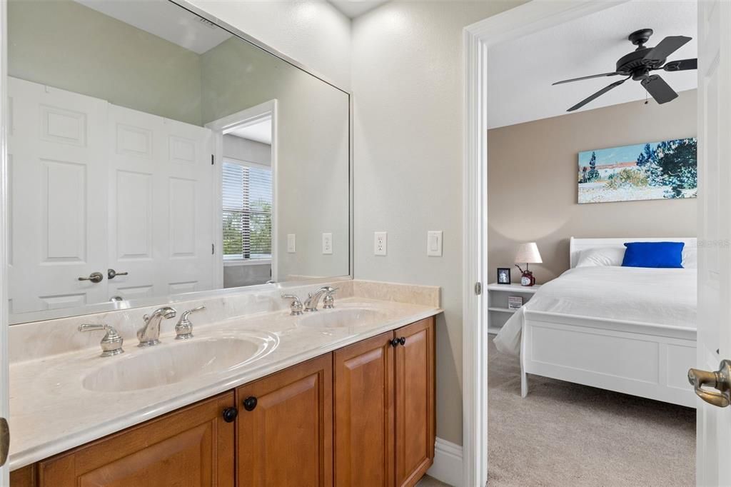 For Sale: $889,000 (6 beds, 5 baths, 5118 Square Feet)
