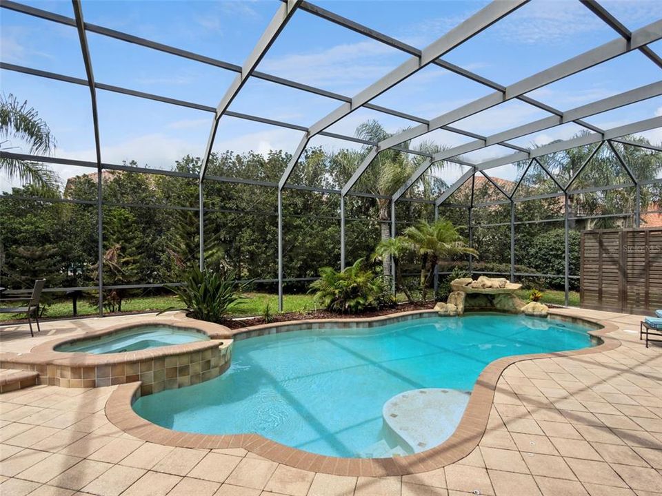 For Sale: $889,000 (6 beds, 5 baths, 5118 Square Feet)