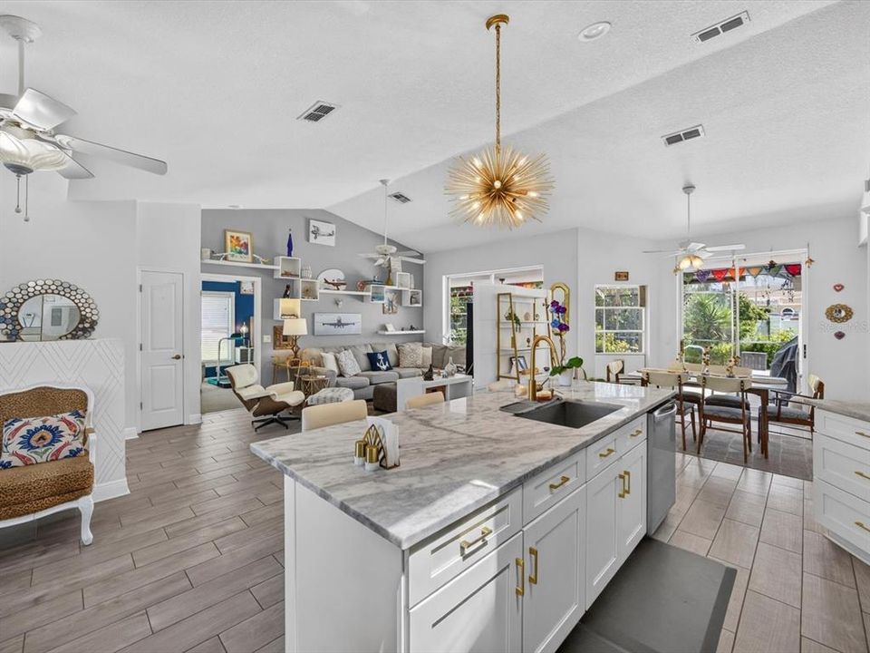 For Sale: $375,000 (4 beds, 2 baths, 1648 Square Feet)