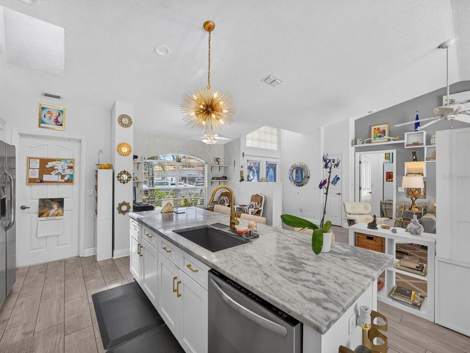 For Sale: $375,000 (4 beds, 2 baths, 1648 Square Feet)