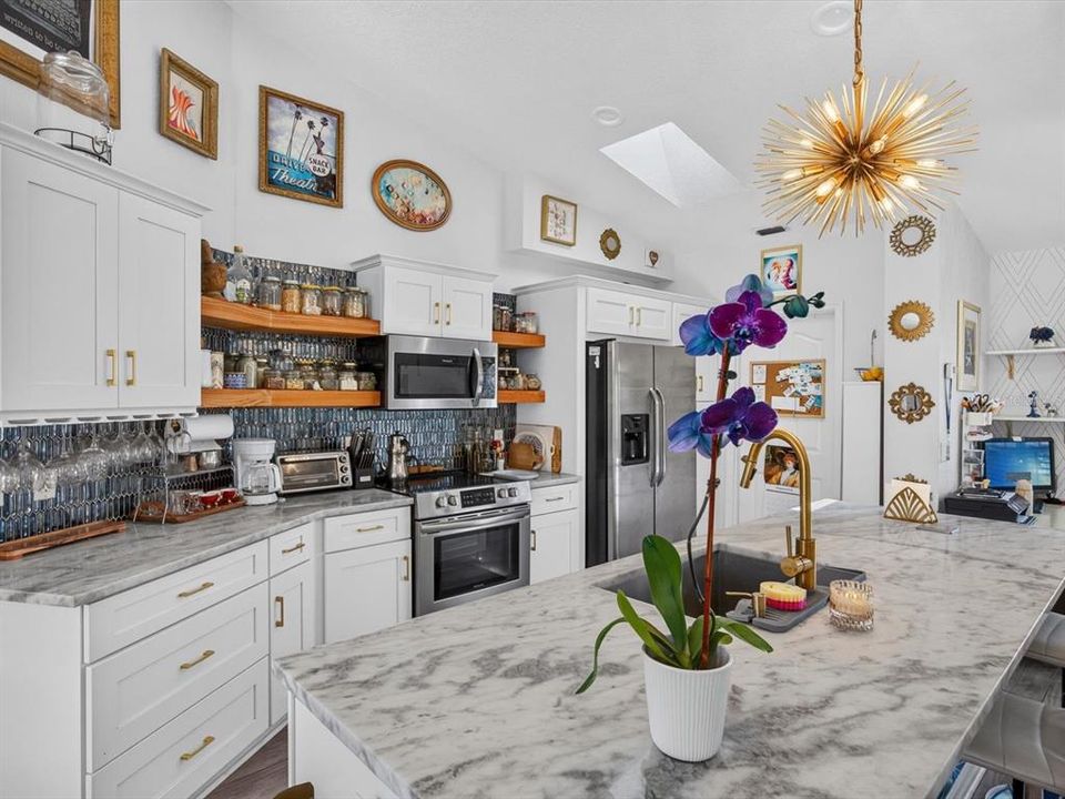 For Sale: $375,000 (4 beds, 2 baths, 1648 Square Feet)
