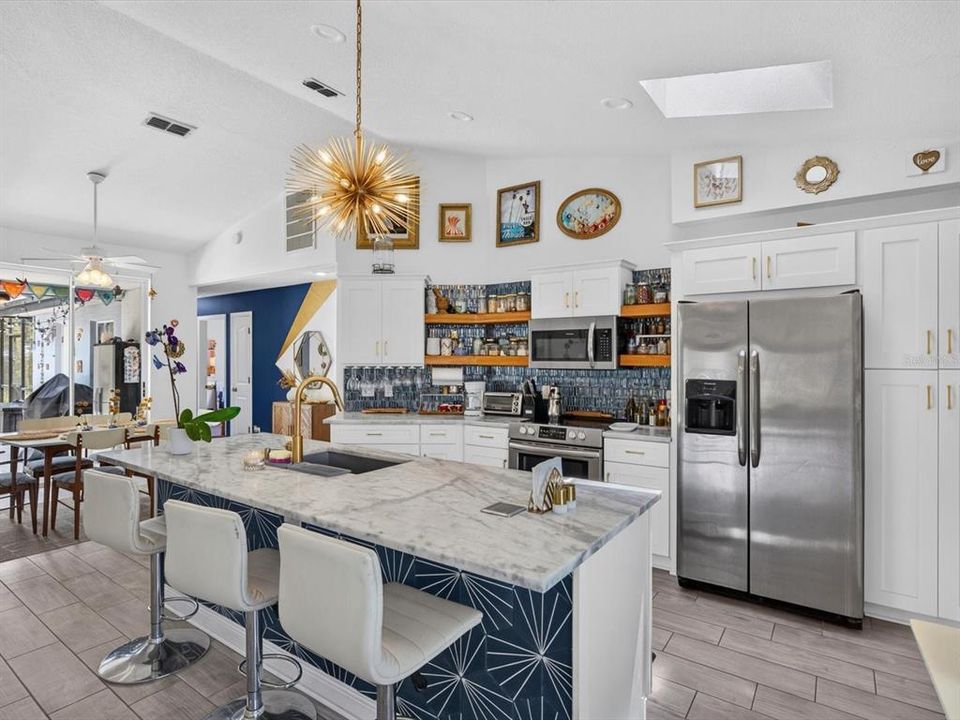 For Sale: $375,000 (4 beds, 2 baths, 1648 Square Feet)