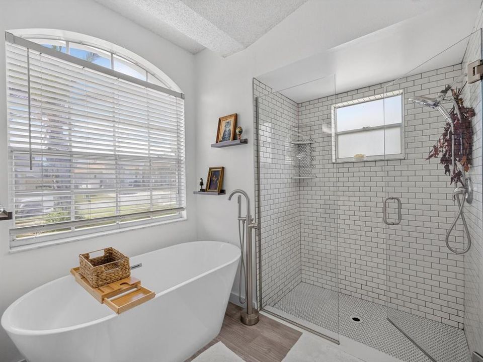 For Sale: $375,000 (4 beds, 2 baths, 1648 Square Feet)