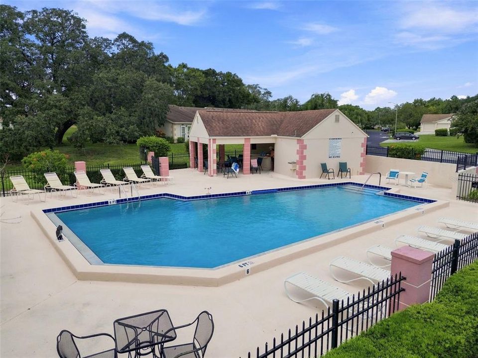 For Sale: $199,900 (2 beds, 2 baths, 1085 Square Feet)