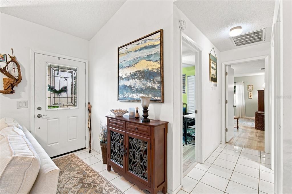 For Sale: $199,900 (2 beds, 2 baths, 1085 Square Feet)