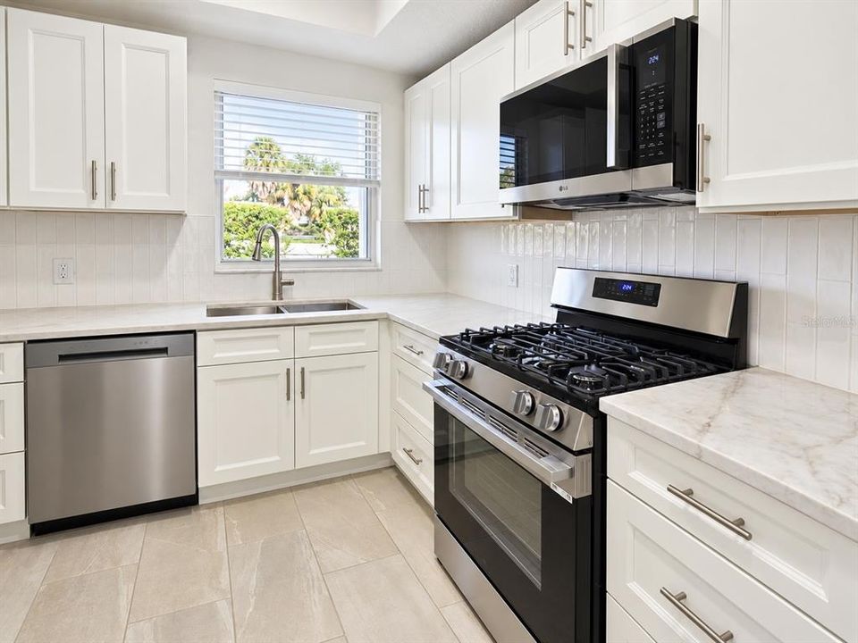For Rent: $2,400 (2 beds, 2 baths, 1110 Square Feet)