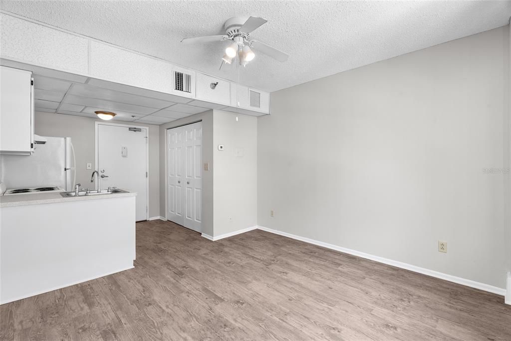 В аренду: $2,900 (1 спален, 1 ванн, 441 Квадратных фут)