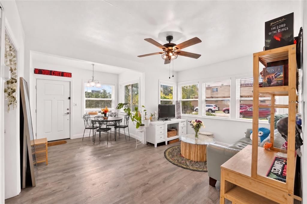 En Venta: $949,000 (4 camas, 0 baños, 1530 Pies cuadrados)