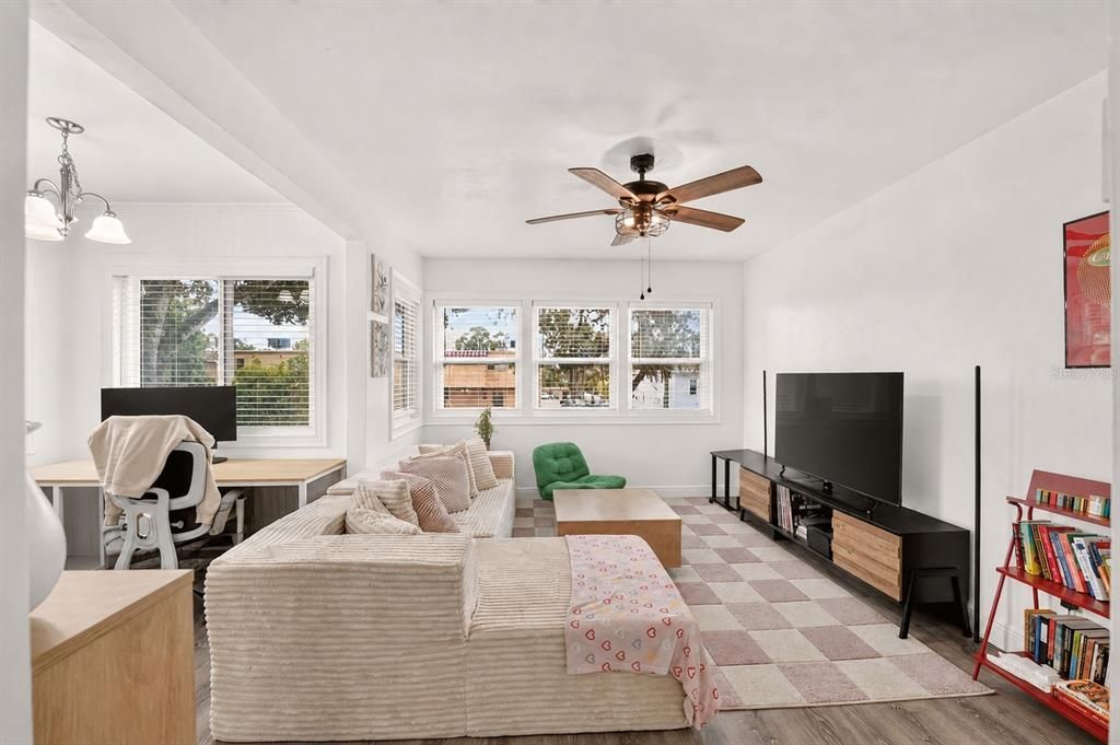 En Venta: $949,000 (4 camas, 0 baños, 1530 Pies cuadrados)