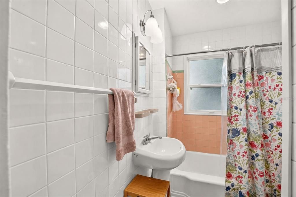 En Venta: $949,000 (4 camas, 0 baños, 1530 Pies cuadrados)