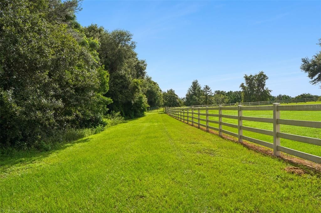 На продажу: $999,000 (10.00 acres)