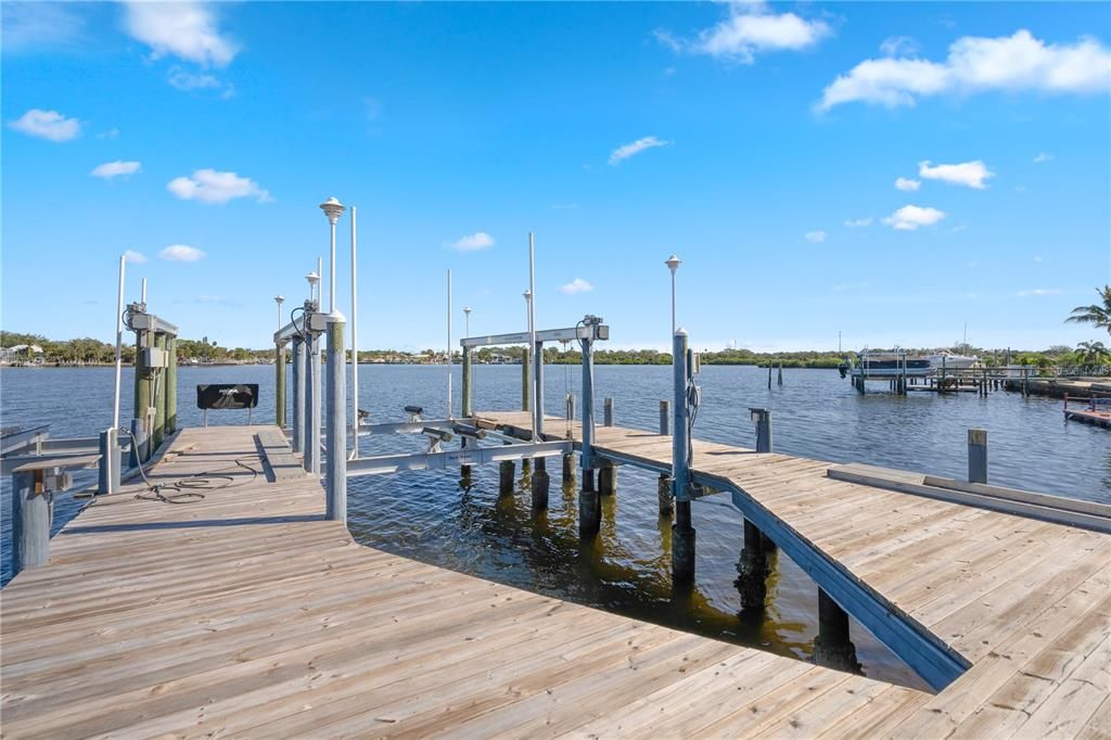 For Sale: $899,000 (3 beds, 2 baths, 1887 Square Feet)